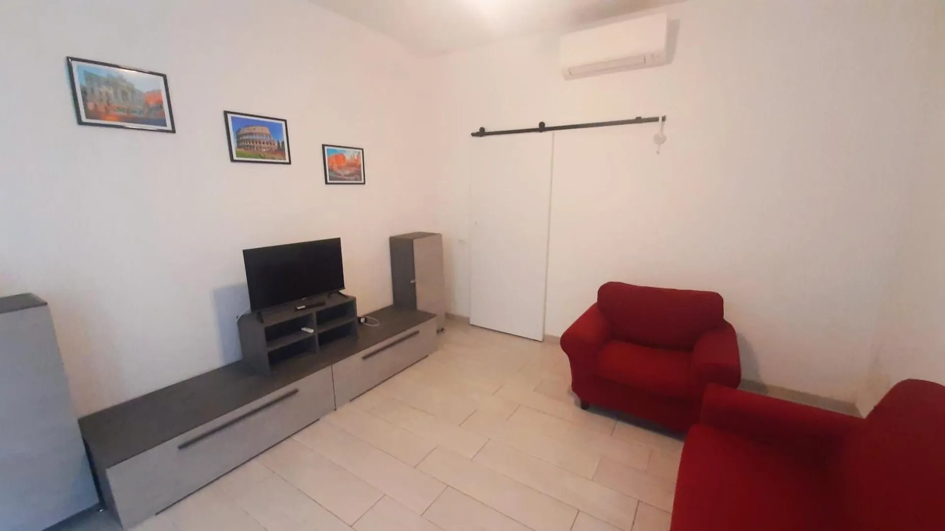 Appartamento Comfy&Cozy Flat In Fiumicino Center 0*,  Italia